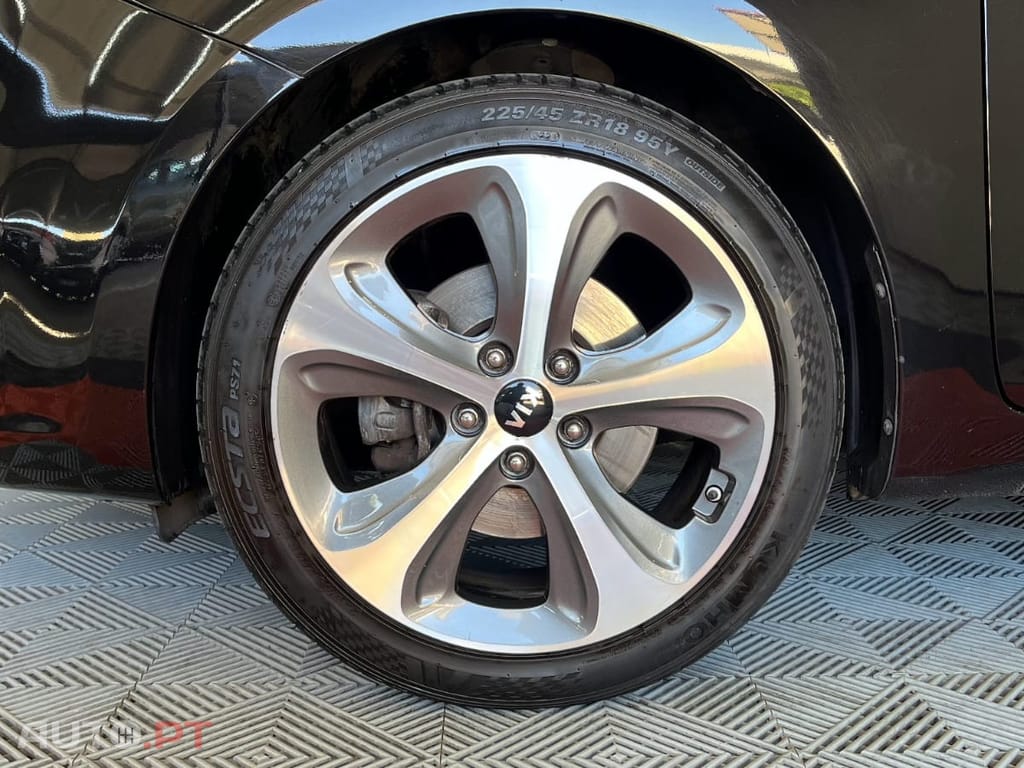 Kia Carens 1.7 CRDi ISG TX