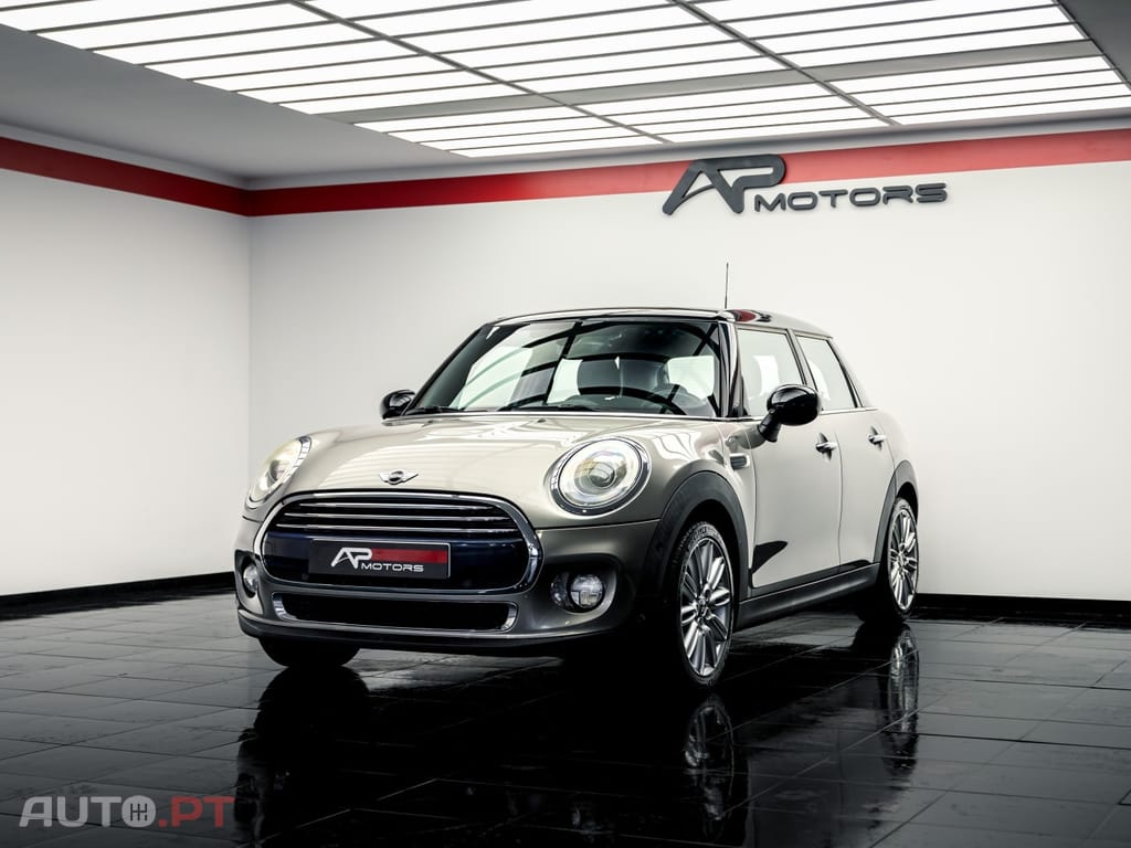 MINI Cooper Cooper D Auto