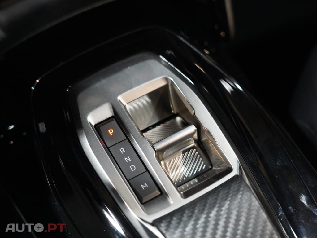 Peugeot 2008 1.2 Hybrid Allure e-DCS6