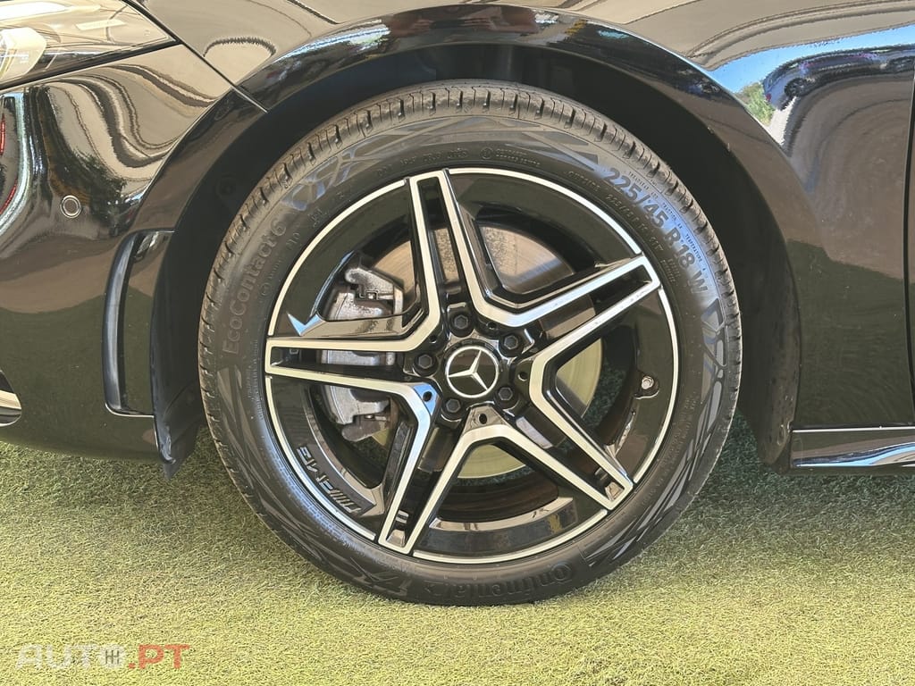 Mercedes-Benz A 250 e 8G-DCT AMG Line