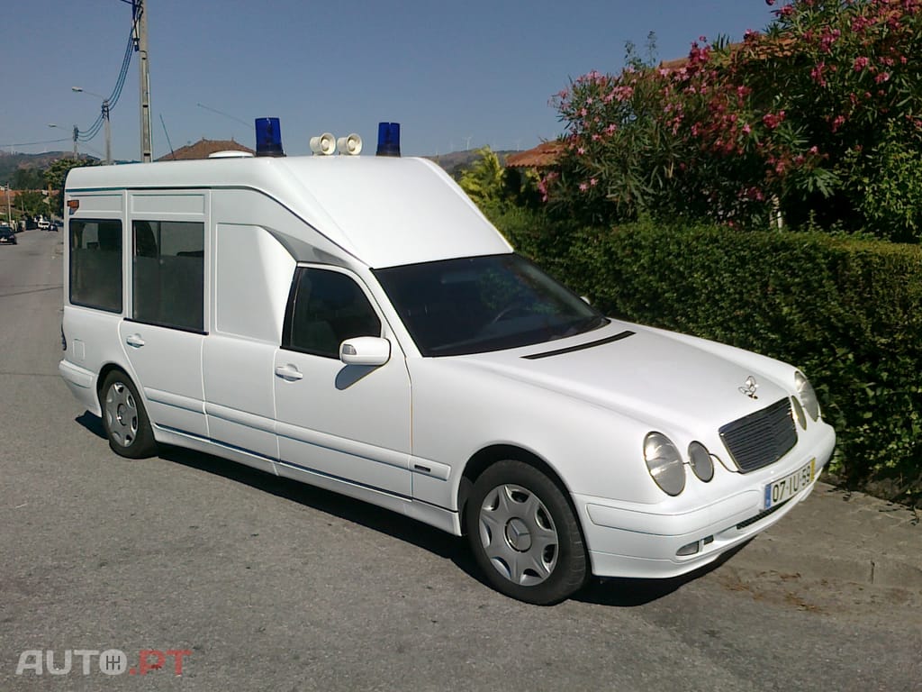 Mercedes-Benz E 220 CDi Ambulancia
