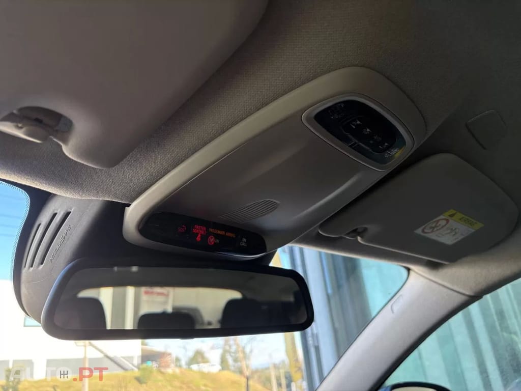 Volvo XC 40 1.5 T2 Momentum Core — fotografia 28