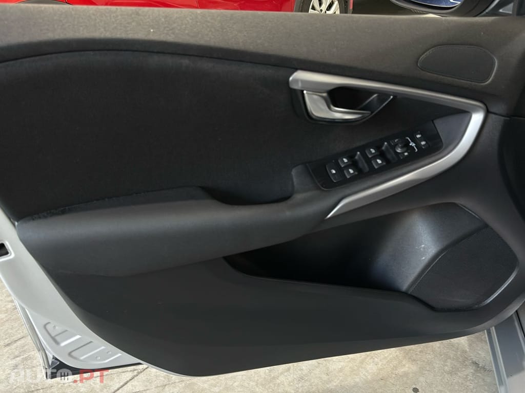 Volvo V40 2.0 D3 Momentum