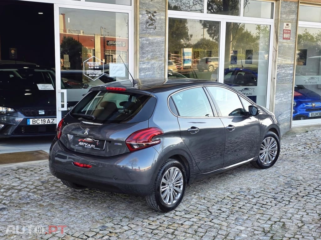 Peugeot 208 1.2 PureTech Allure EAT6