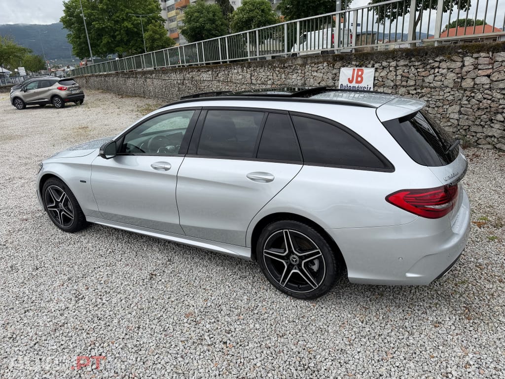 Mercedes-Benz C 300 de AMG Line