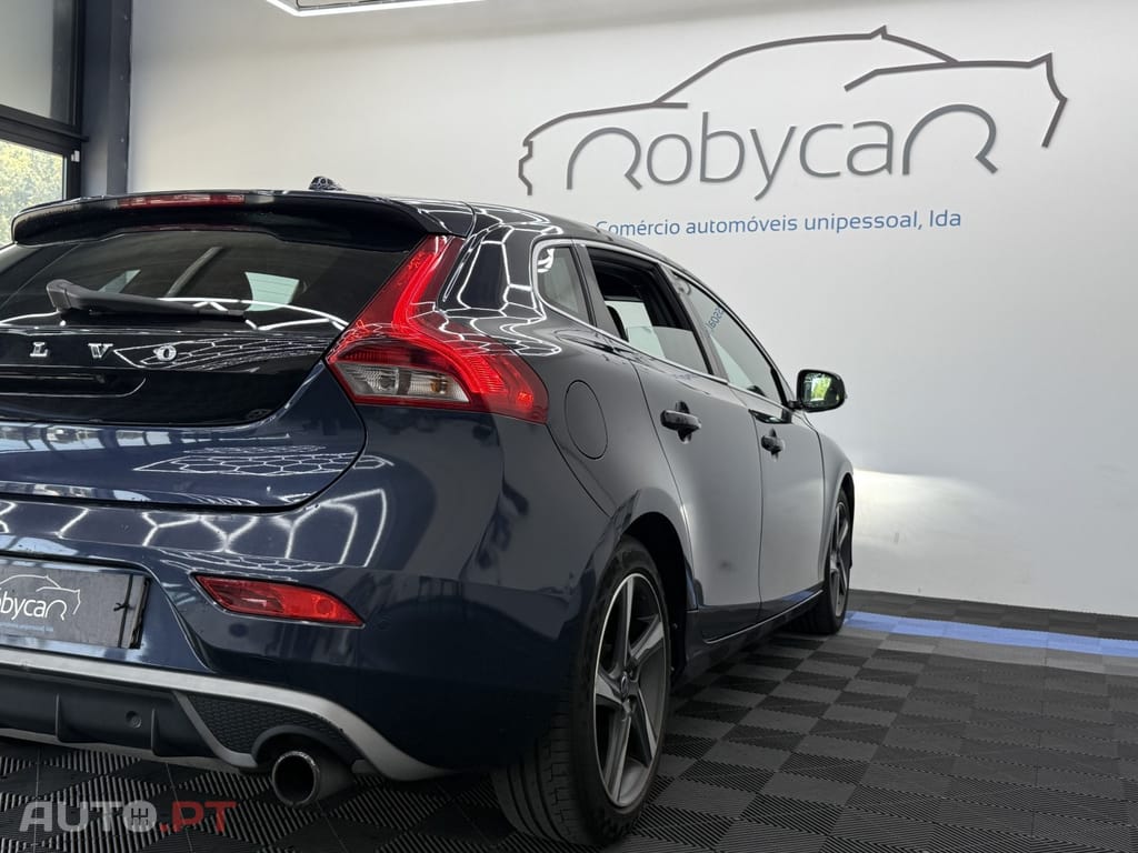 Volvo V40 1.6 D2 R-Design Momentum