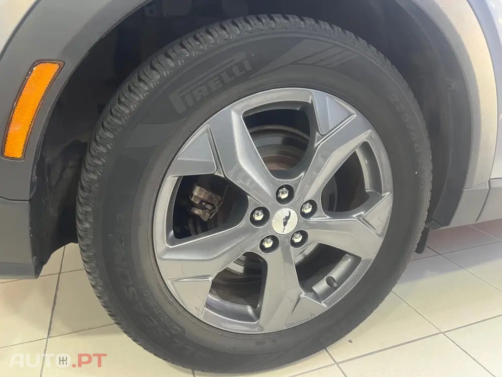 Ford Mustang Mach-E AWD PREMIUM
