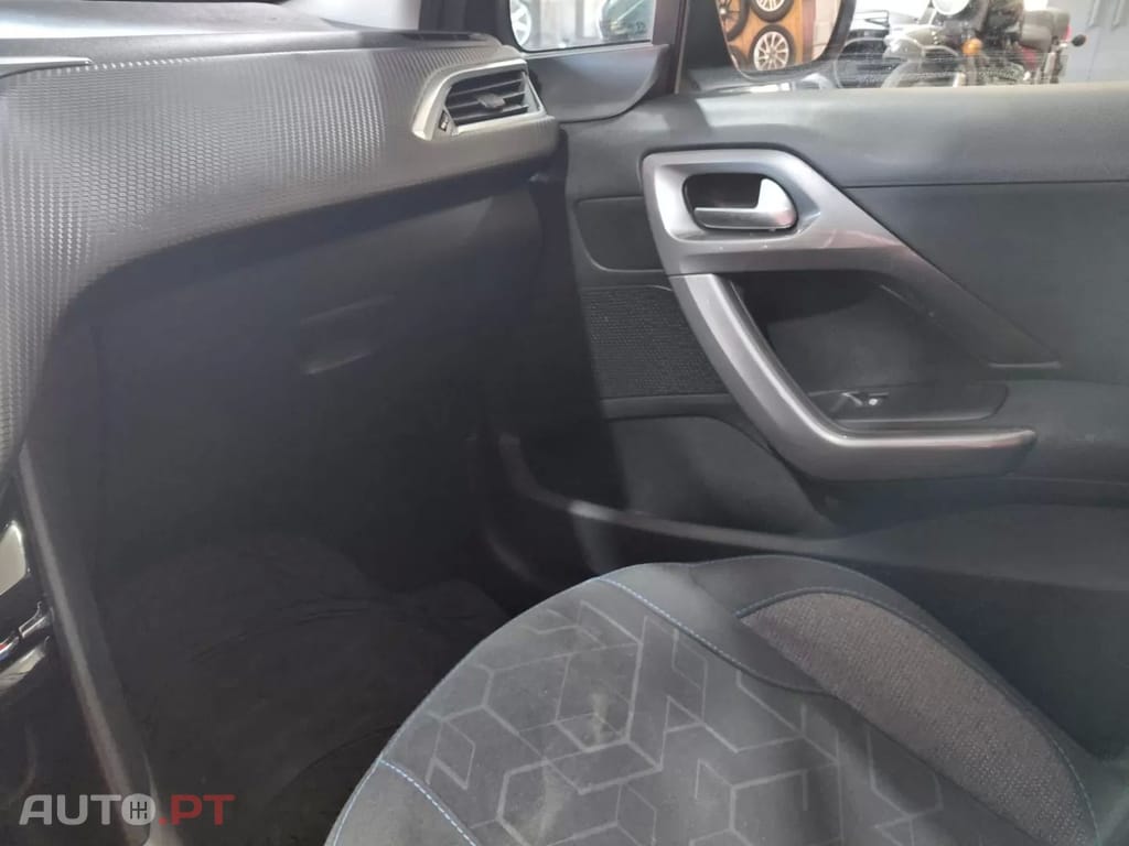 Peugeot 2008 1.2 PureTech Active