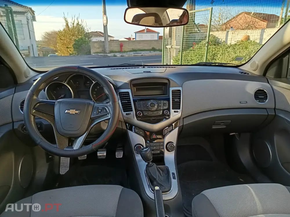 Chevrolet Cruze 1.6 LS