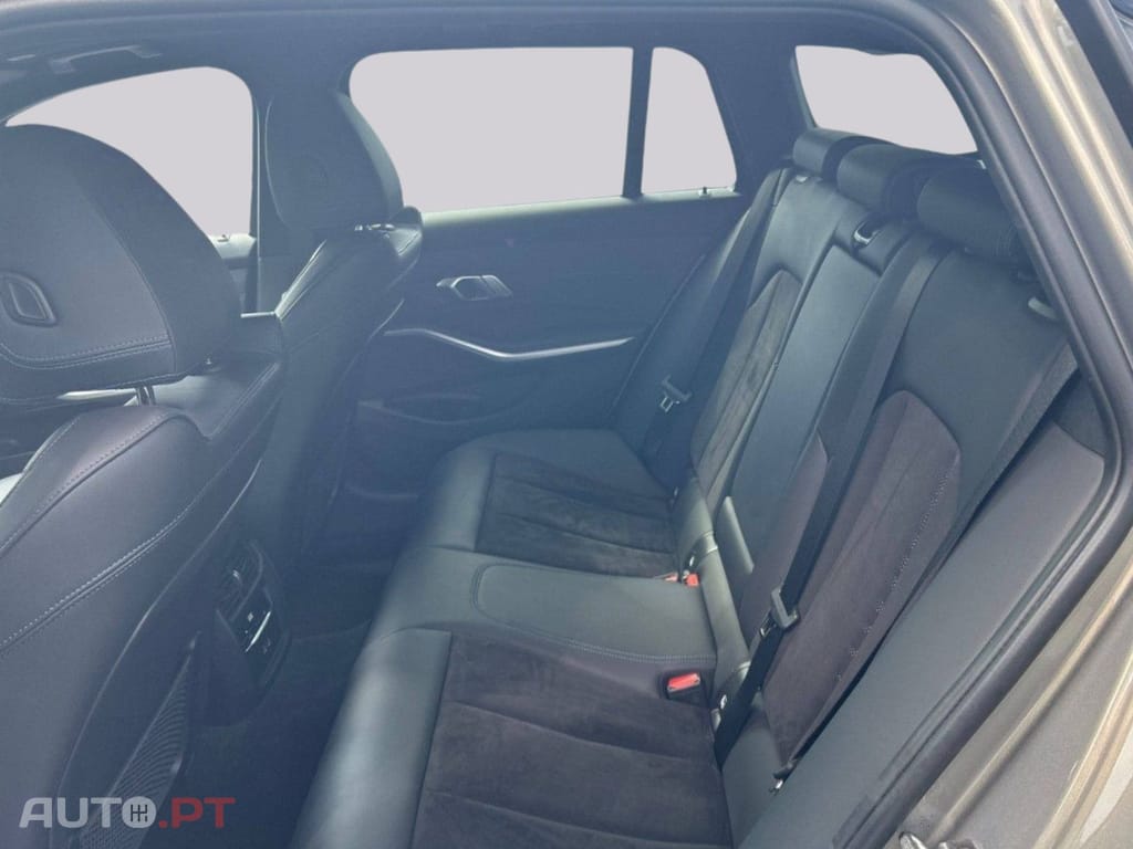 BMW 330 I.V.A DEDUTÍVEL Touring M Sport