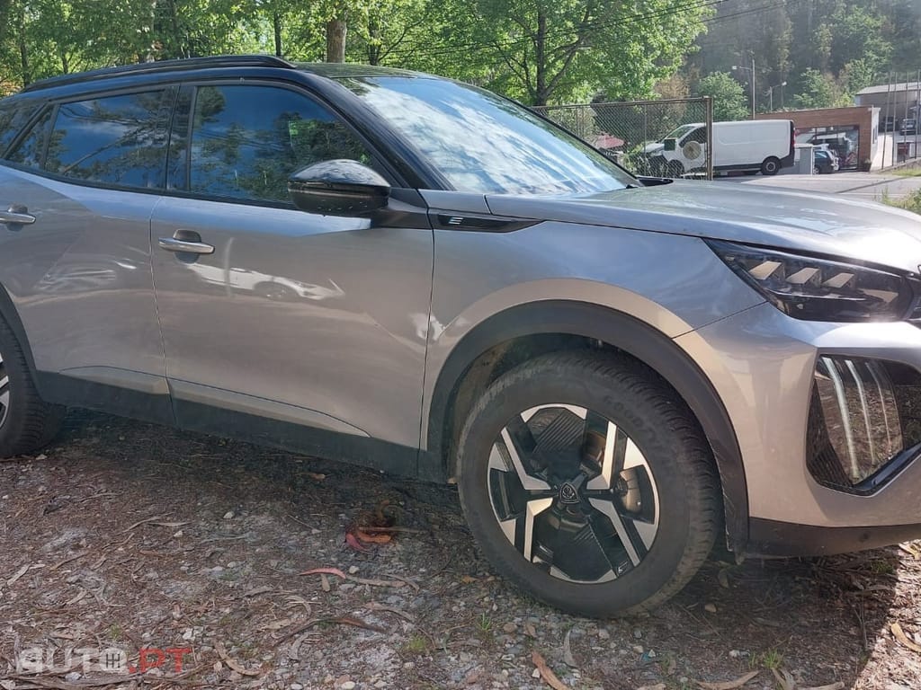 Peugeot E-2008 54 kWh GT