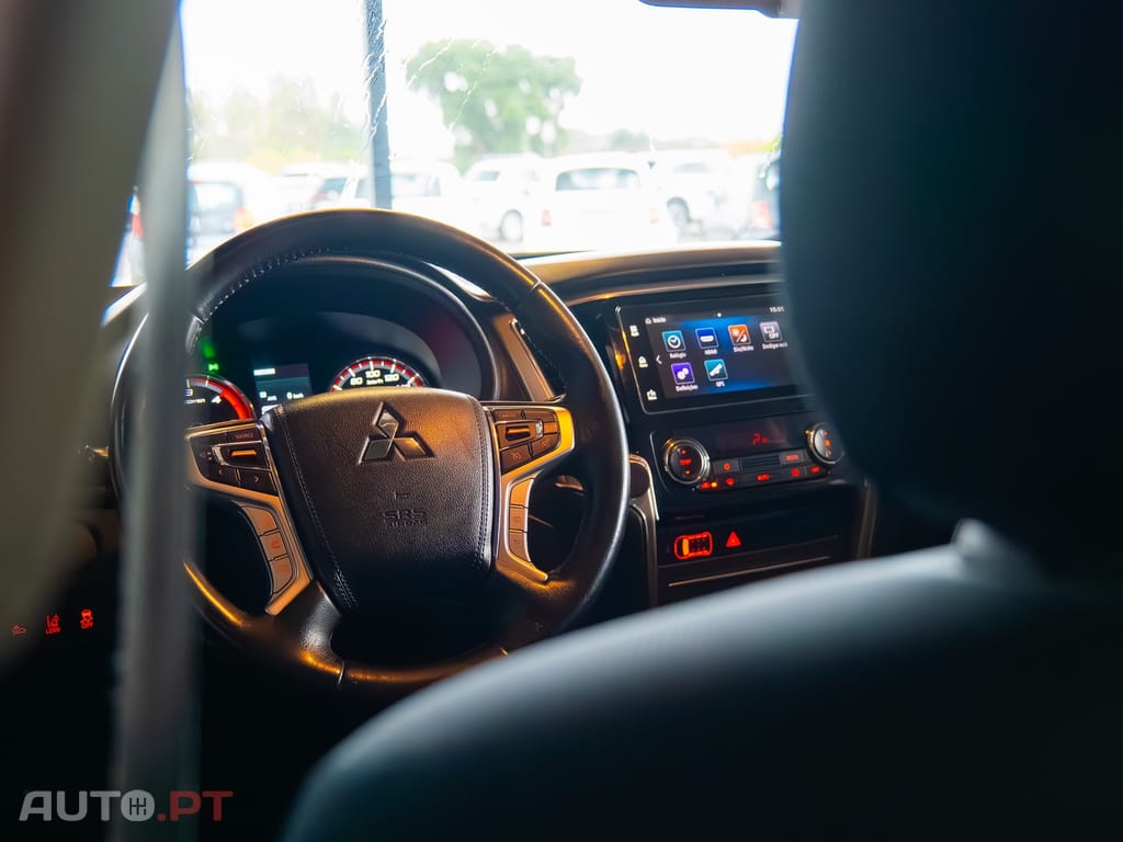 Mitsubishi L200 2.3 DI-D Strakar CD Intense 4WD