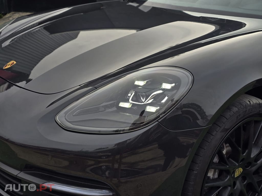 Porsche Panamera 4 E-Hybrid