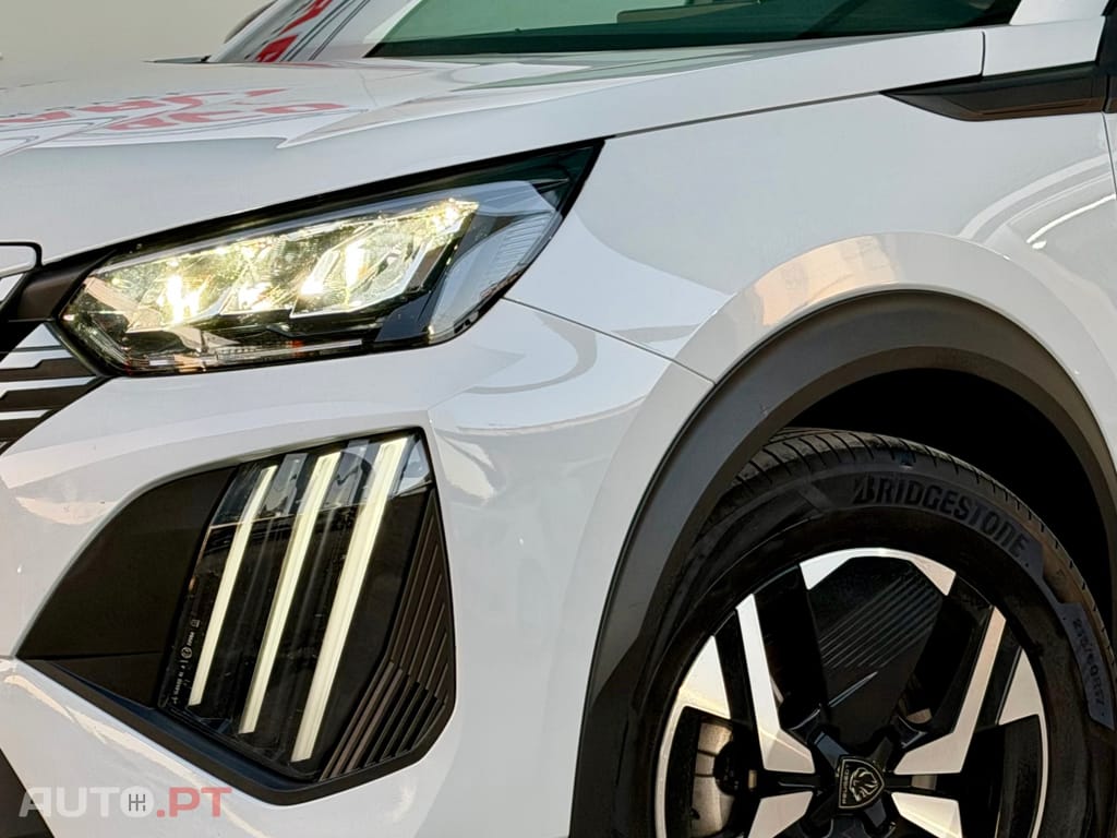 Peugeot 2008 1.2 Hybrid Allure e-DCS6