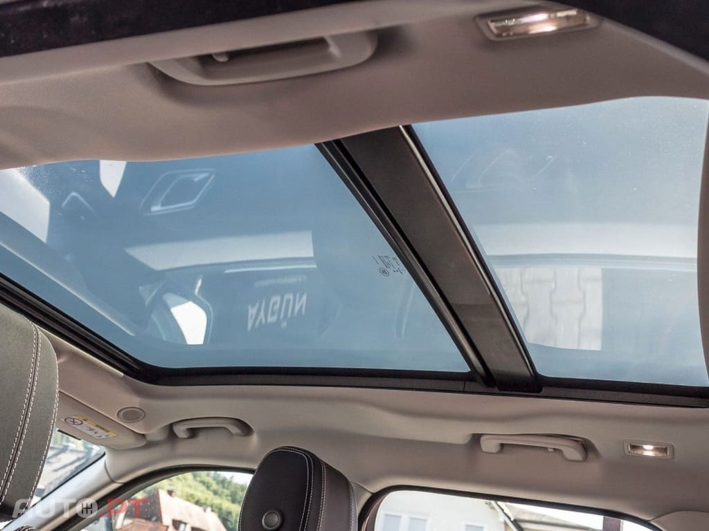 Land Rover Velar I.V.A DEDUTÍVEL P400e AWD
