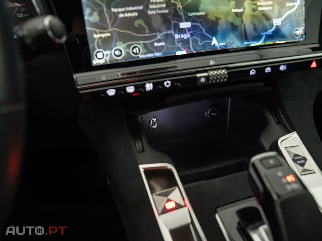 DS DS7 Crossback E-Tense Performance Line EAT8