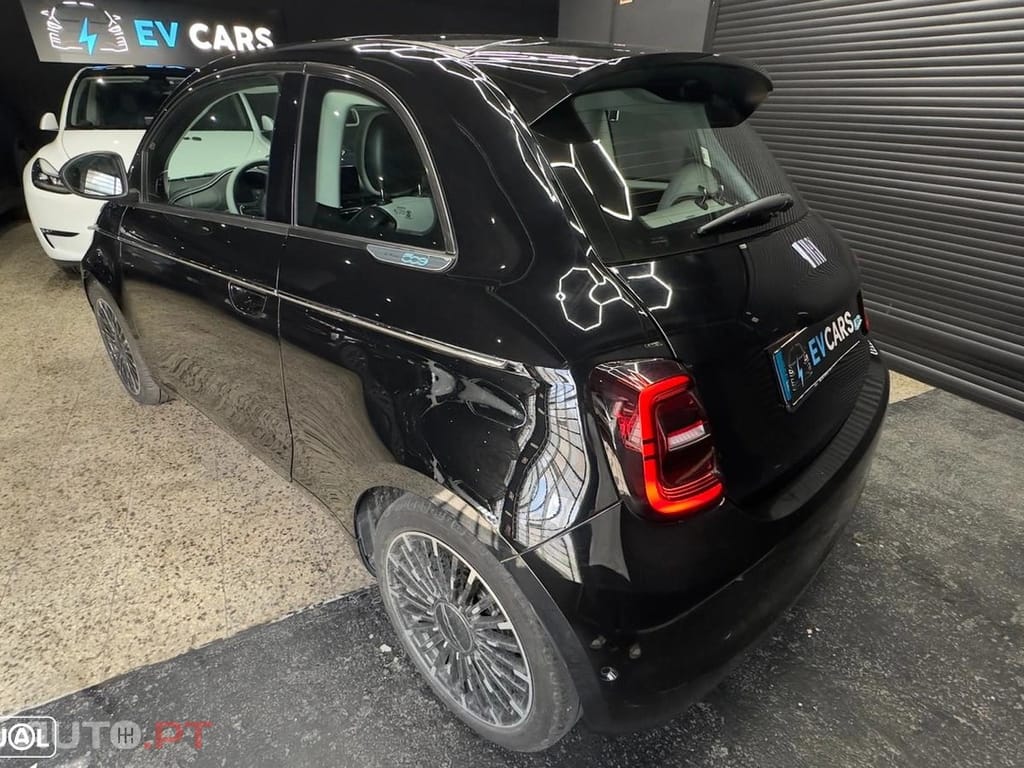 Fiat 500e La Prima