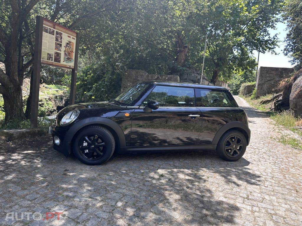 MINI Cooper Cooper D