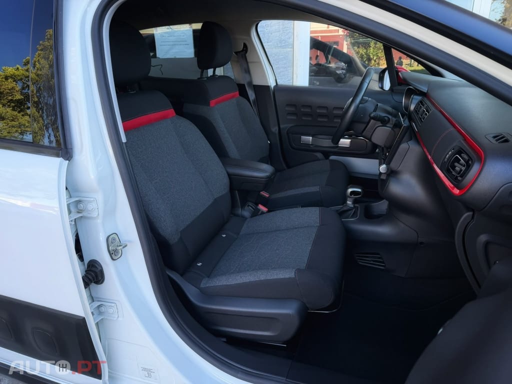 Citroen C3 1.2 PureTech Shine EAT6