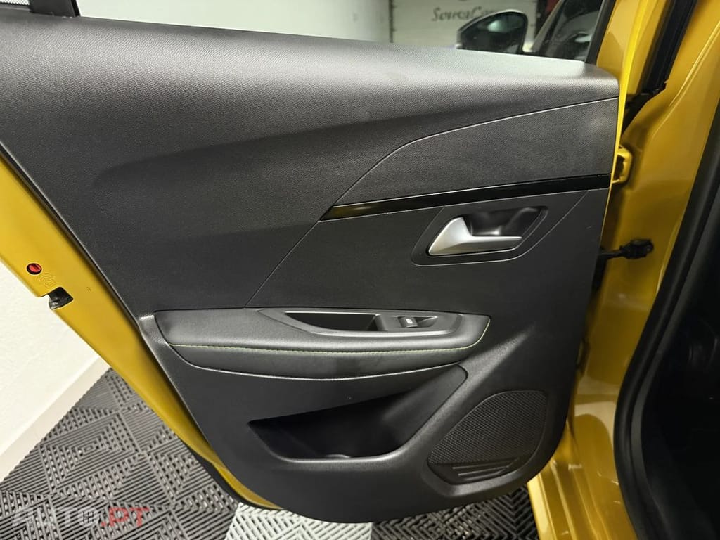 Peugeot E-208 50 kWh GT