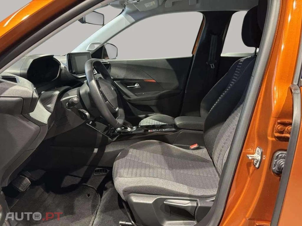Peugeot E-2008 Active