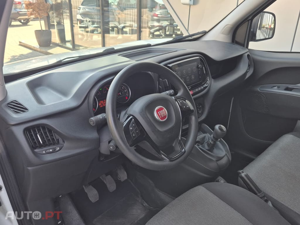 Fiat Doblo 1.6 M-Jet SX (3 Lug. )