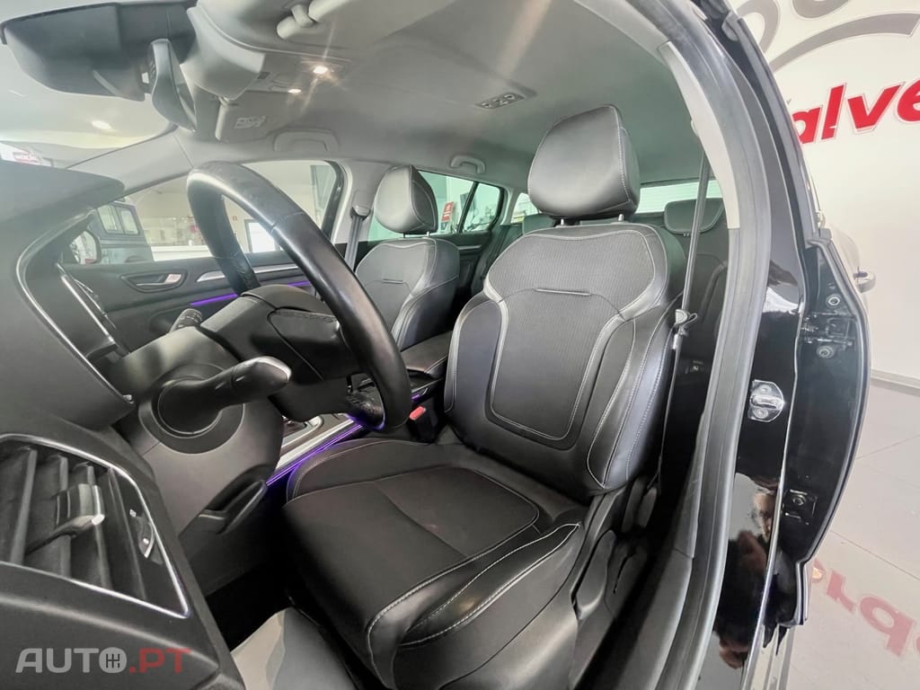 Renault Mégane Sport Tourer E-TECH Plug-in 160 INTENS