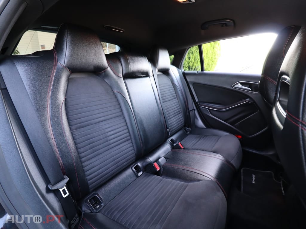 Mercedes-Benz CLA 180 d 7G-DCT AMG Line