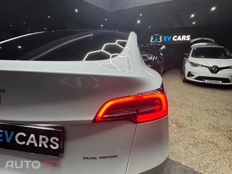 Tesla Model Y Long Range Dual Motor AWD