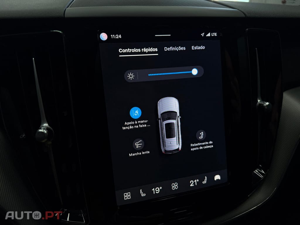 Volvo XC 60 2.0 T6 PHEV Black Edition AWD — fotografia 45