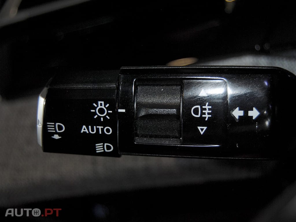 Peugeot 5008 1.2 Hybrid Allure e-DCS6