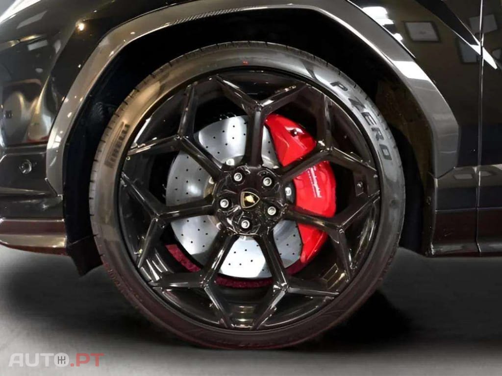 Lamborghini Urus Performante AKRAPOVIC Full Carbon