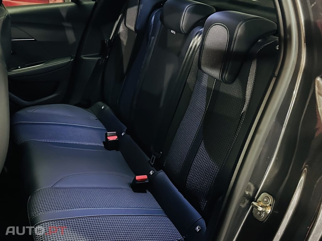 Peugeot 208 1.2 PureTech GT Line EAT8