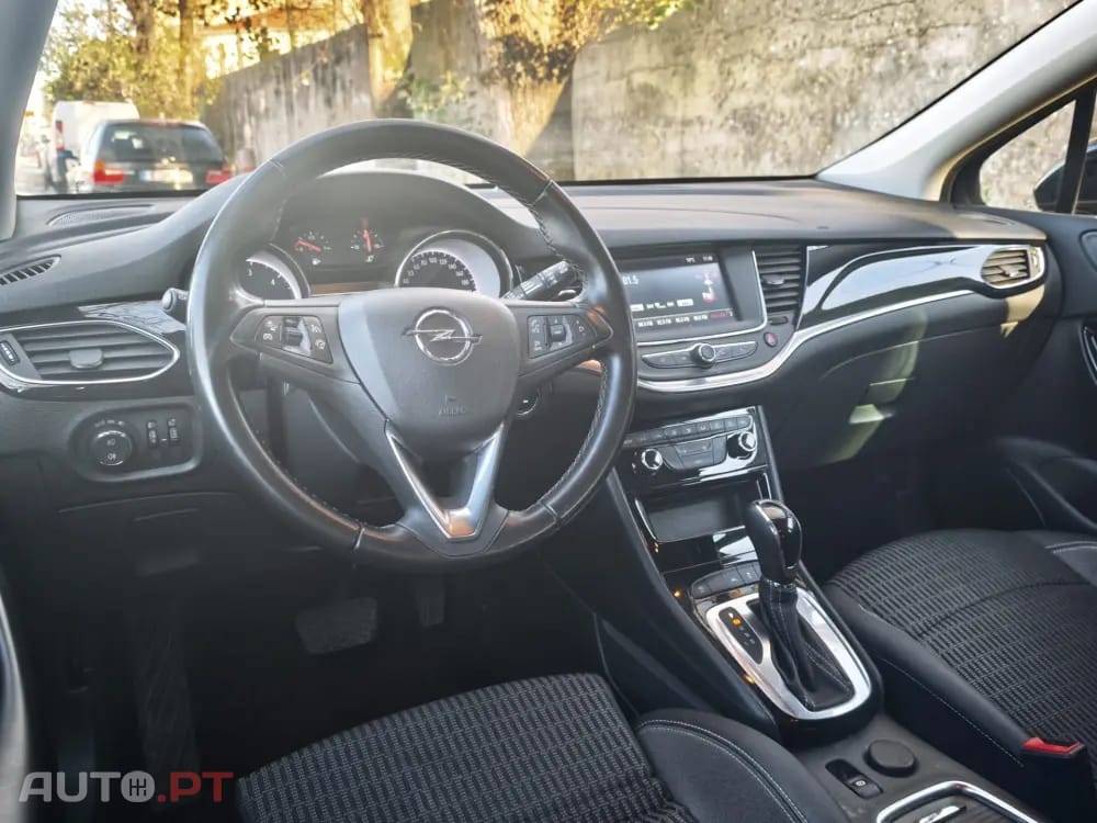 Opel Astra Sports Tourer 1.5 D S&S Auto Business Elegance