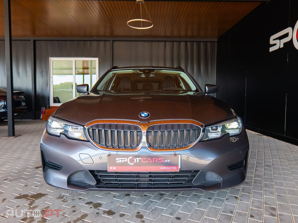 BMW 330 e Touring Corporate Edition Auto
