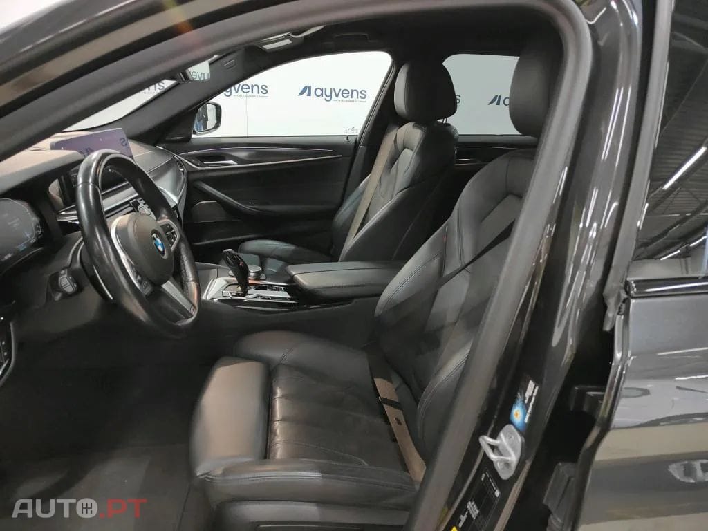 BMW 530 e Pack Desportivo M