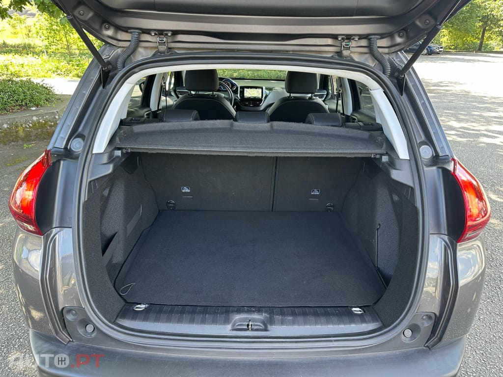 Peugeot 2008 1.2 PureTech Allure EAT6