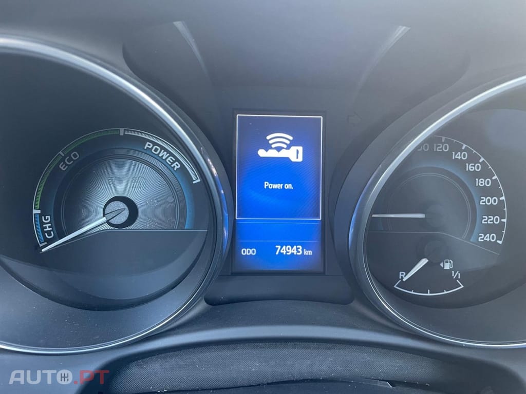 Toyota Auris 1.8 HSD Comfort +P.Techno+P.Sport