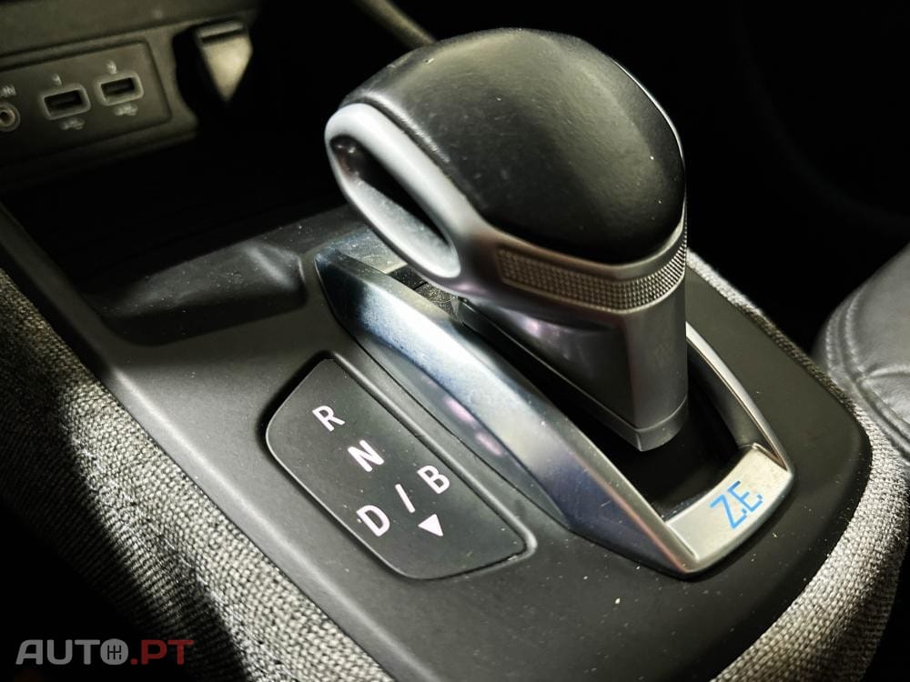 Renault Zoe (c/ Bateria) EV50 135hp Techno