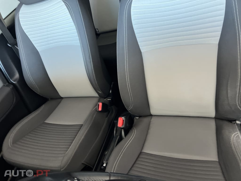 Toyota Yaris 1.5 HSD Comfort+P.Style