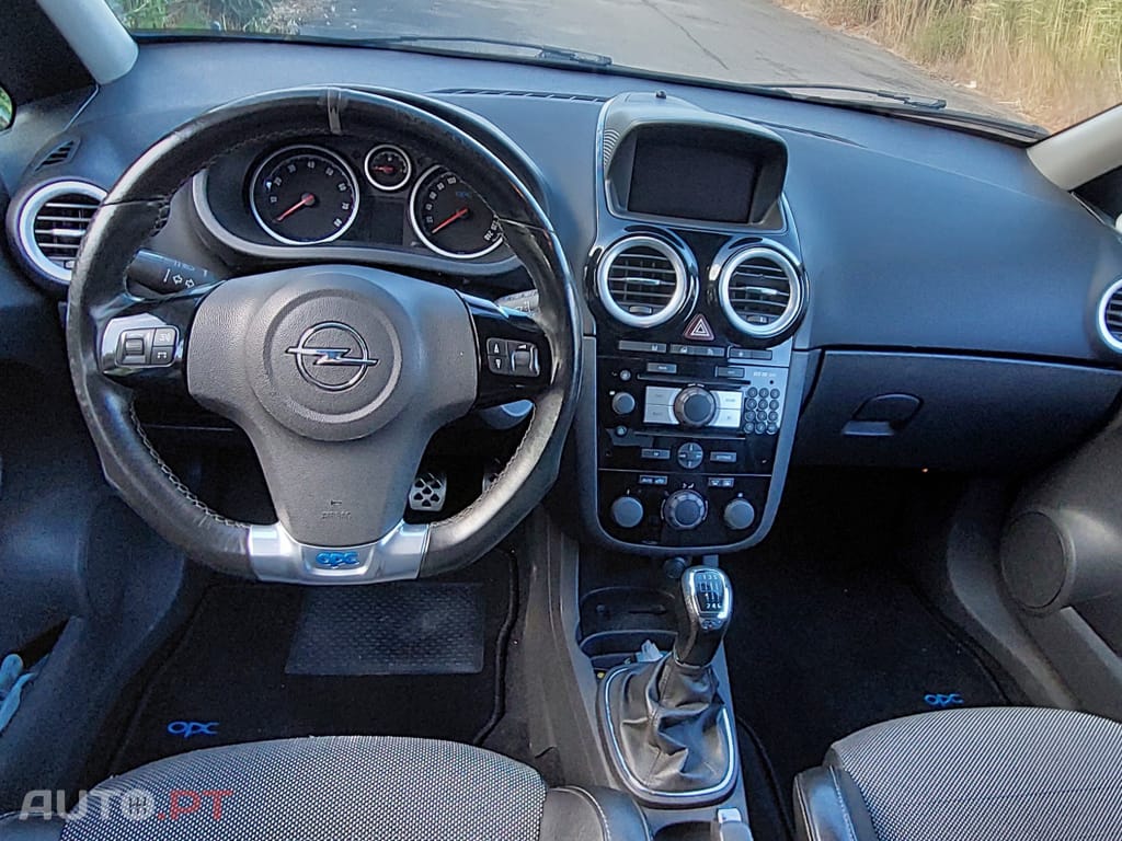 Opel Corsa OPC 1.6 Turbo - 192 Cvs