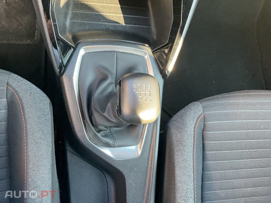 Peugeot 2008 1.2 PureTech Active Pack