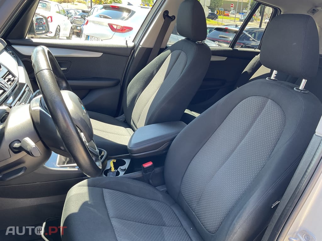 BMW 216 i 7L
