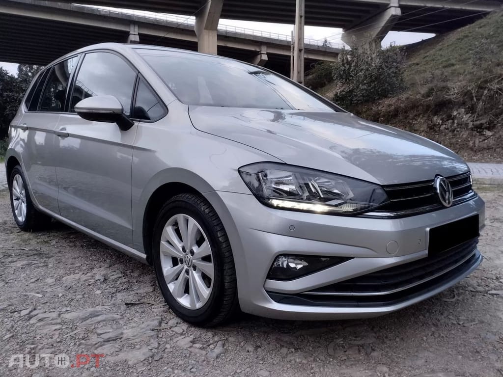 Volkswagen Golf 1.6 TDI Confortline — fotografia 3