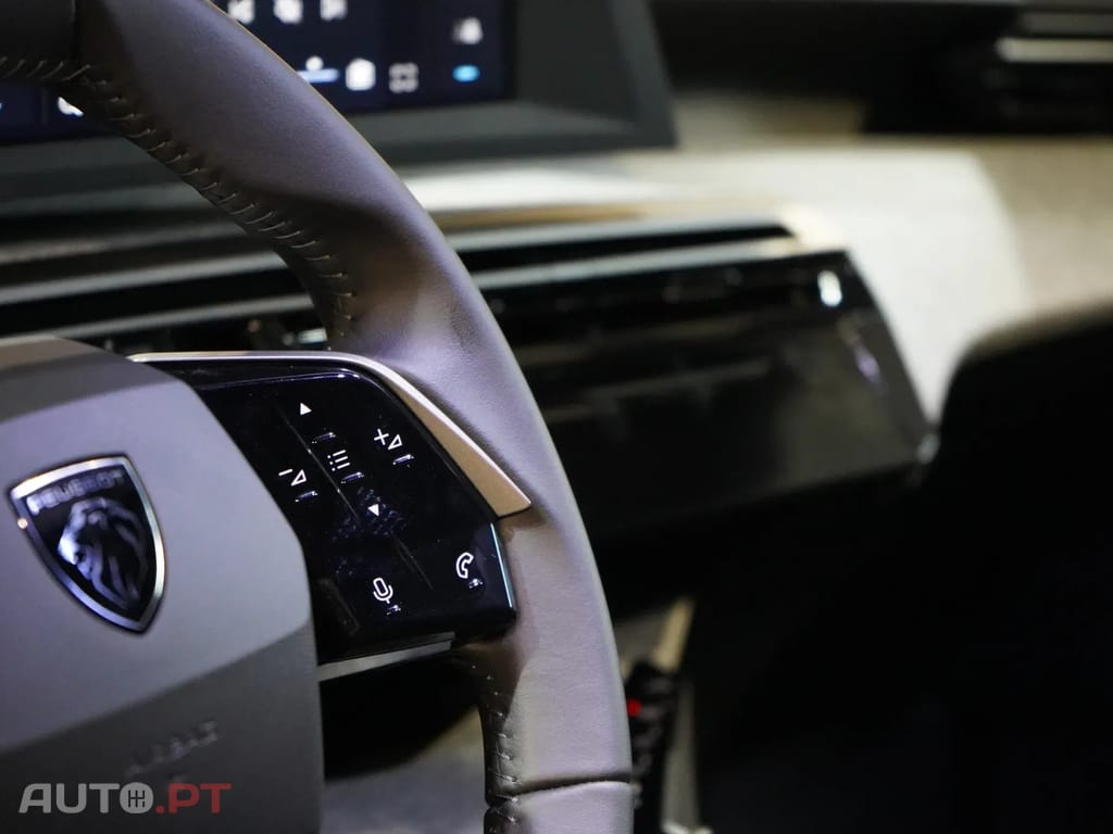 Peugeot 3008 1.2 Hybrid Allure e-DCS6