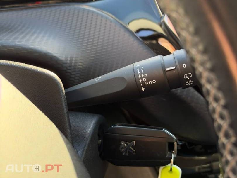 Peugeot 2008 1.2 PureTech Allure EAT6