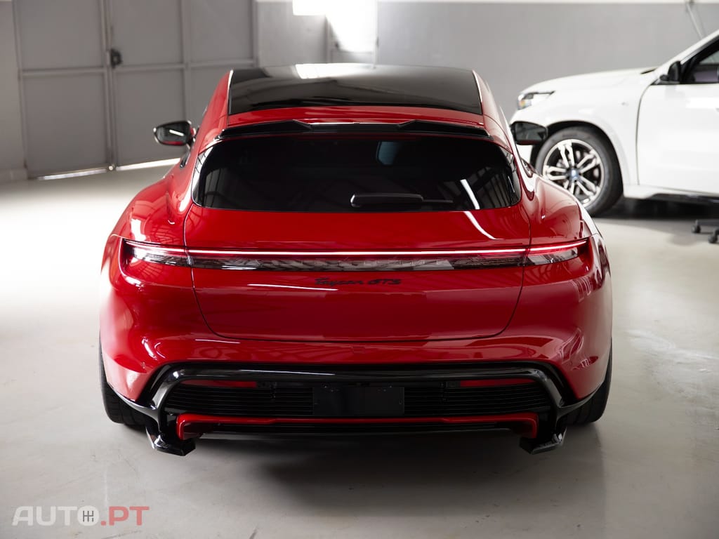 Porsche Taycan GTS Sport Turismo