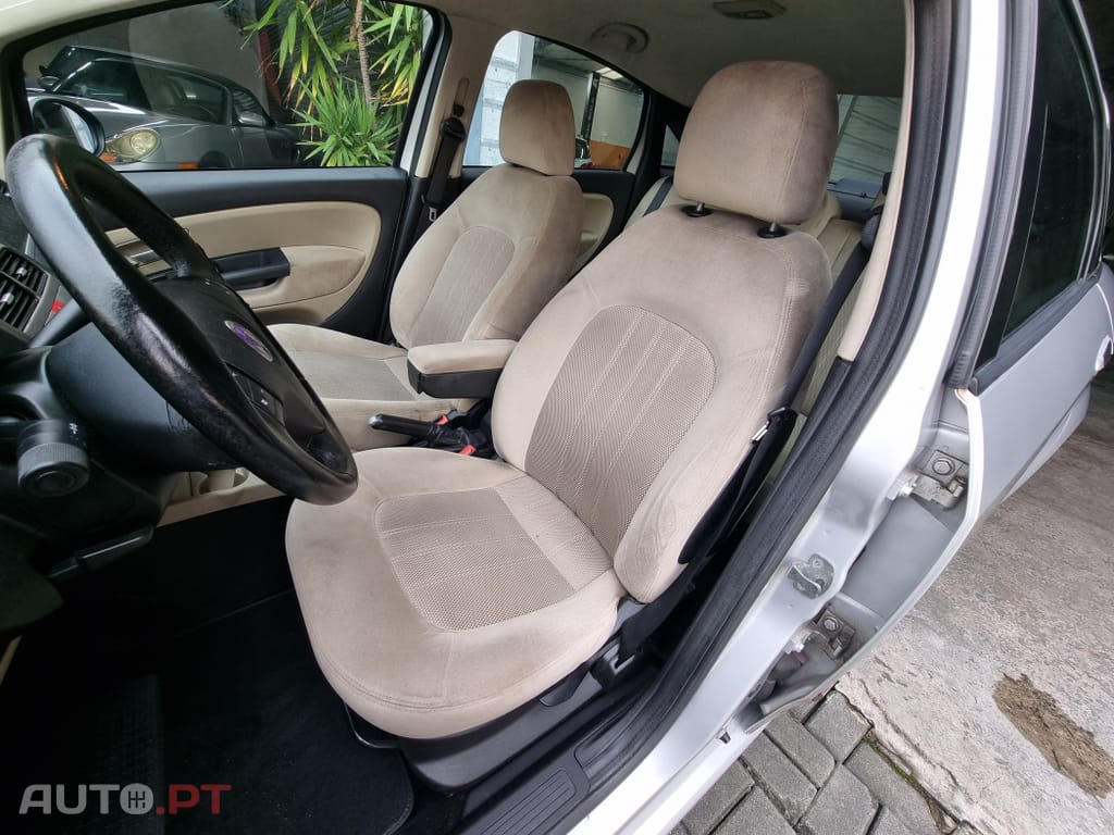 Fiat Linea 1.3 M-Jet Emotion Dualogic
