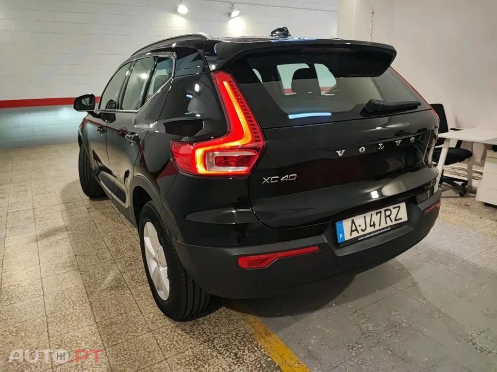 Volvo XC40 1.5 T2 Momentum Core