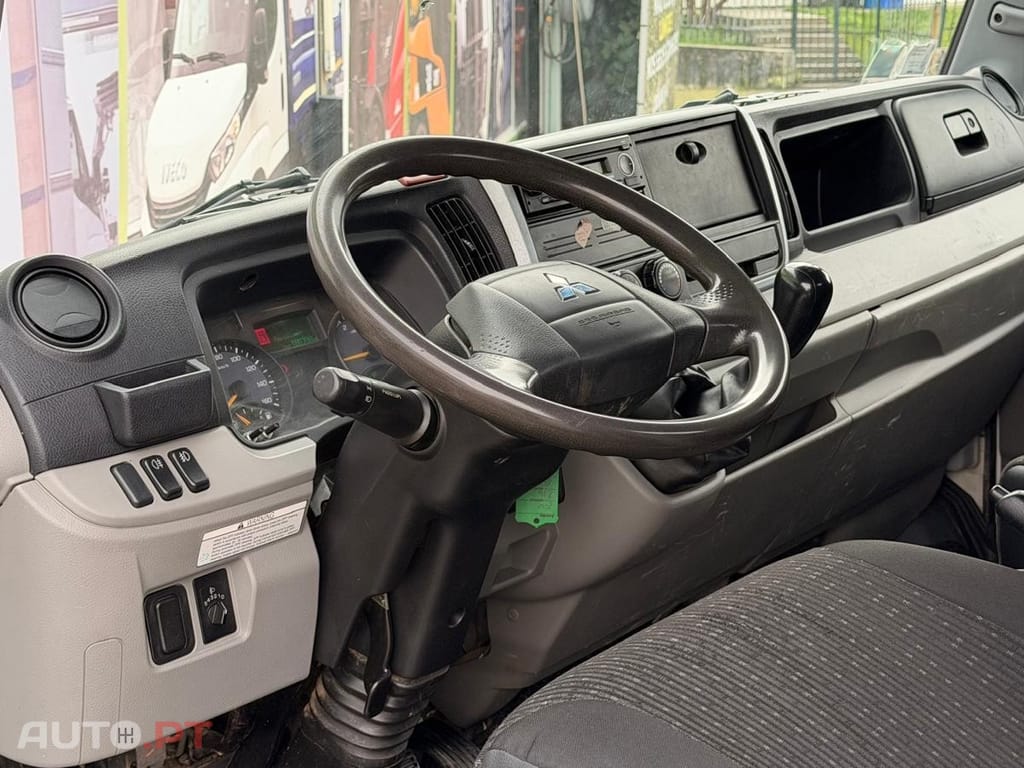 Mitsubishi Canter BASCULA